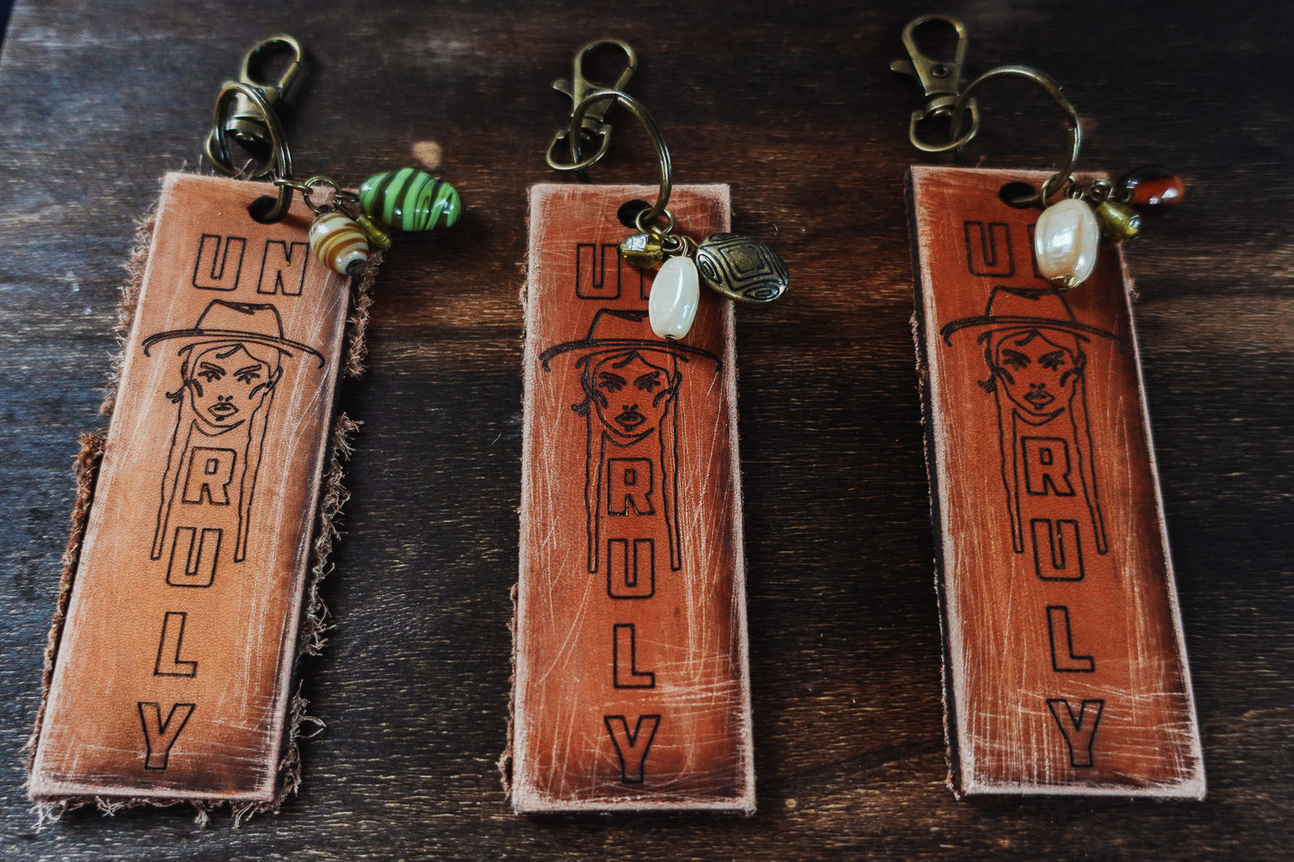 MOTOBELLA UNRULY LEATHER KEYCHAIN