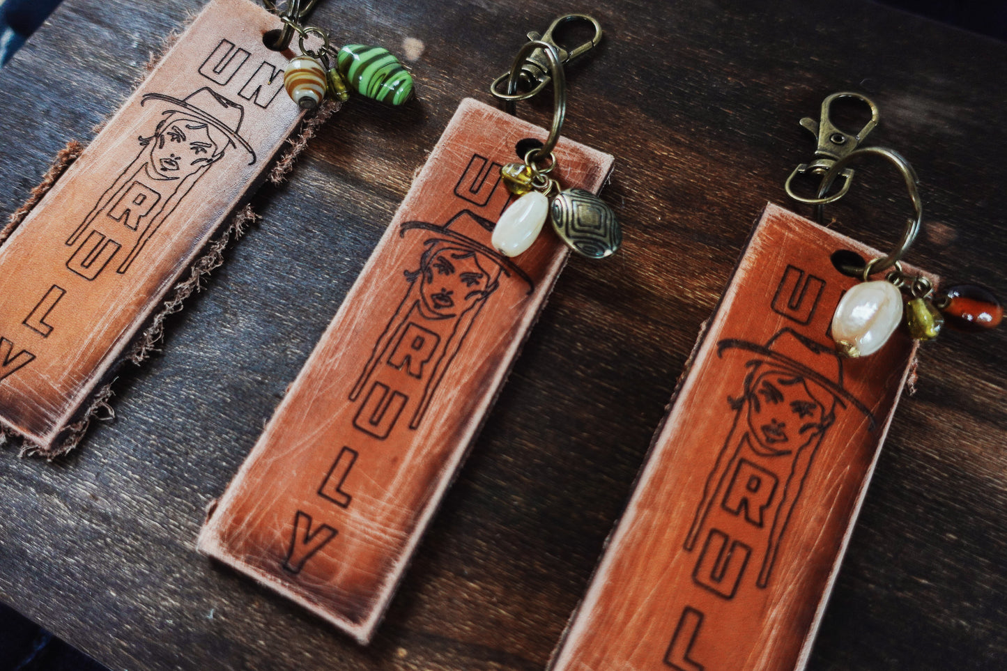 MOTOBELLA UNRULY LEATHER KEYCHAIN