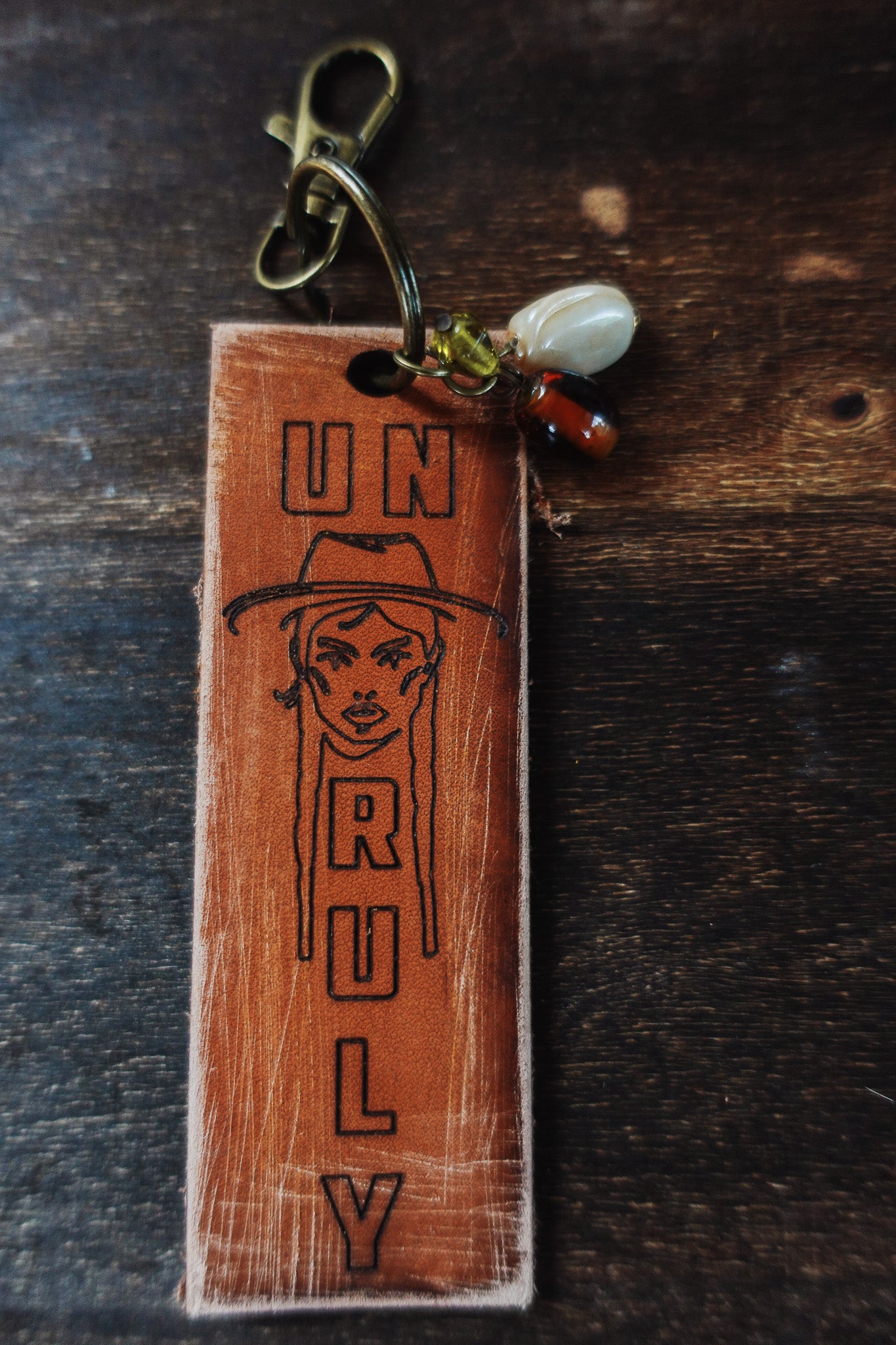 MOTOBELLA UNRULY LEATHER KEYCHAIN