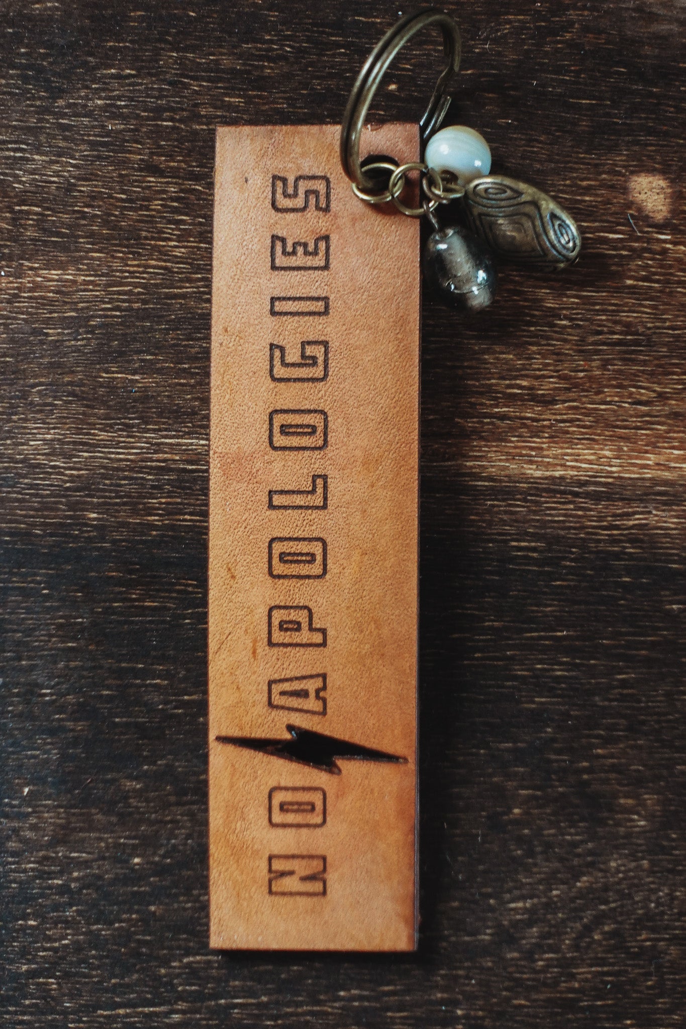MOTOBELLA NO APOLOGIES KEYCHAIN